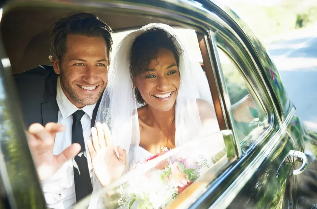 newlyweds-tax-tips-in-love-happy-couple